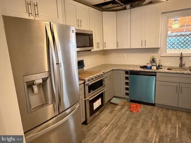 2424 S SARTAIN ST, Philadelphia, PA 19148