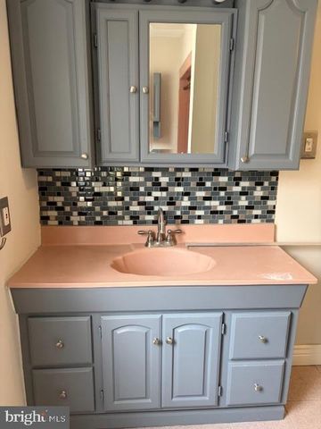 2424 S SARTAIN ST, Philadelphia, PA 19148