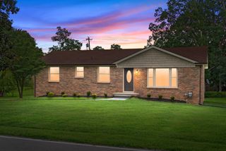 5009 Collinwood Dr, Clarksville, TN 37042