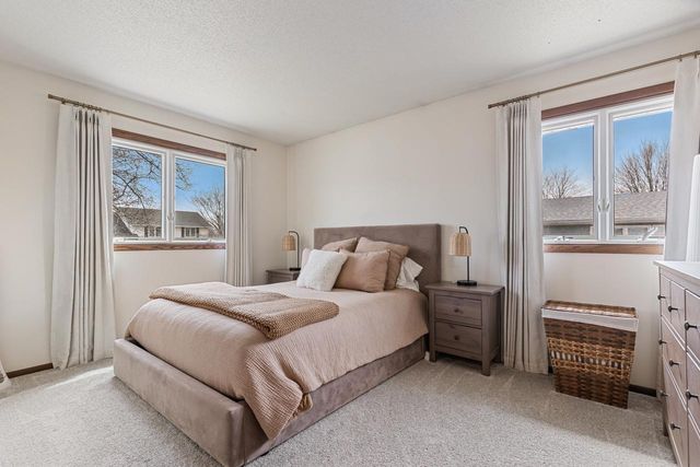 8656 Ivywood Avenue S, Cottage Grove, MN 55016