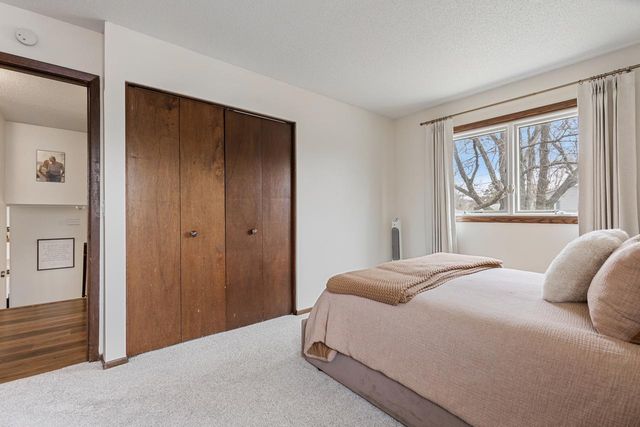 8656 Ivywood Avenue S, Cottage Grove, MN 55016