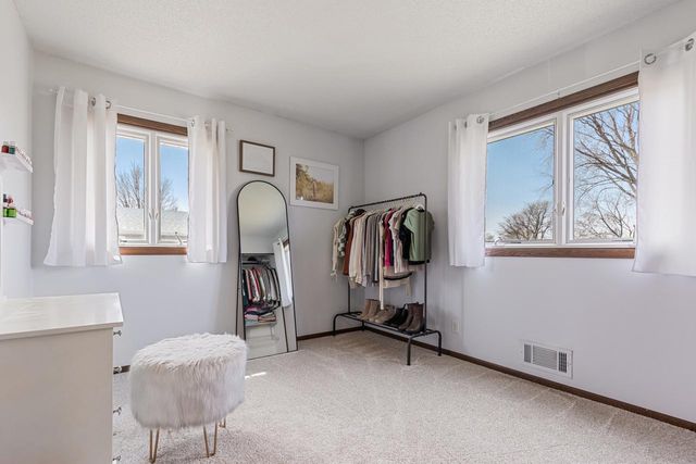 8656 Ivywood Avenue S, Cottage Grove, MN 55016