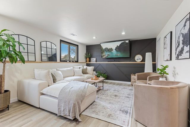 8656 Ivywood Avenue S, Cottage Grove, MN 55016