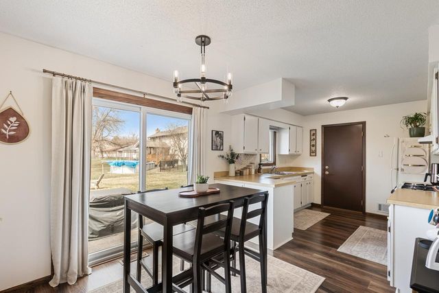 8656 Ivywood Avenue S, Cottage Grove, MN 55016