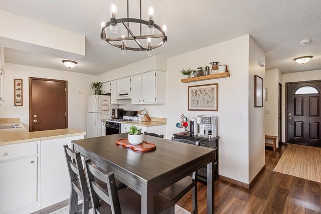 8656 Ivywood Avenue S, Cottage Grove, MN 55016