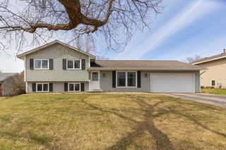 8656 Ivywood Avenue S, Cottage Grove, MN 55016