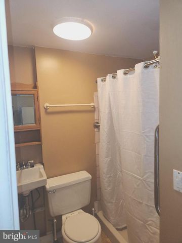 123 VINE ST, Trenton, NJ 08638