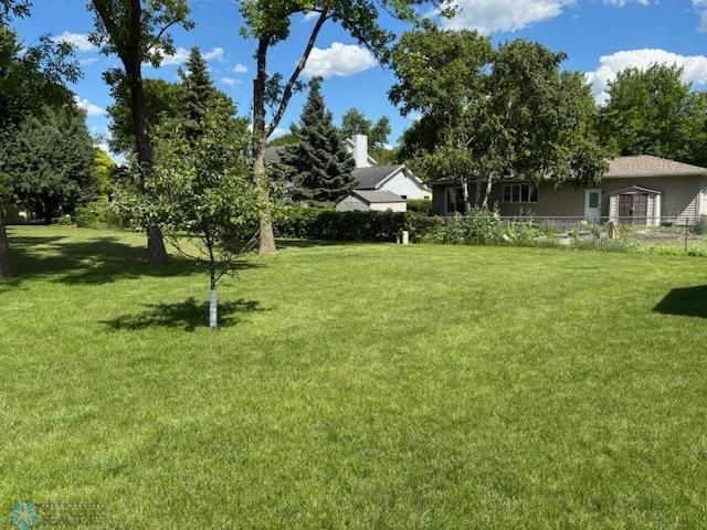 3818 S Rivershore Drive, Moorhead, MN 56560