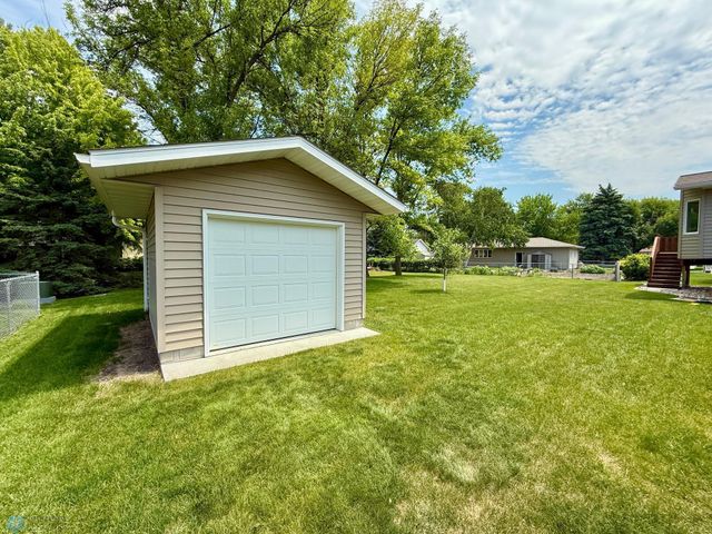 3818 S Rivershore Drive, Moorhead, MN 56560