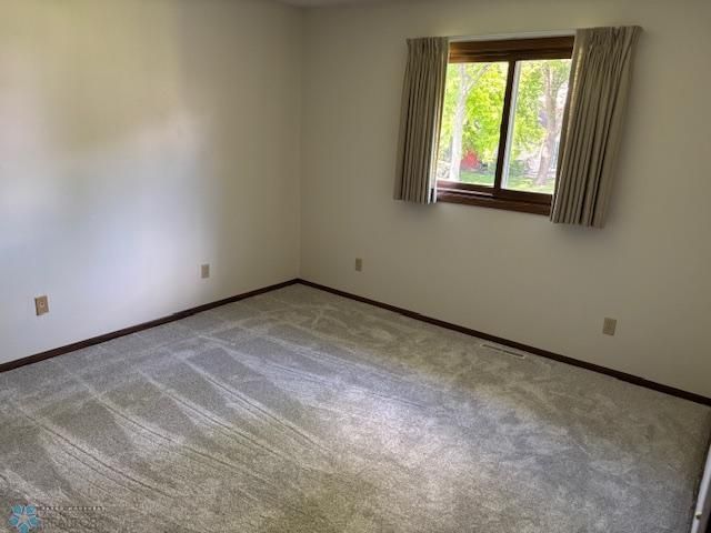 3818 S Rivershore Drive, Moorhead, MN 56560