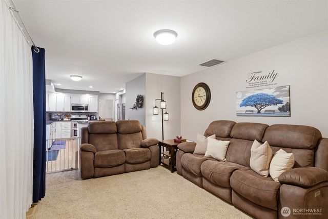 11808 209th Avenue Ct E, Bonney Lake, WA 98391