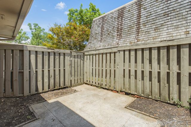 3000 Hillsboro Pike Apt 20, Nashville, TN 37215