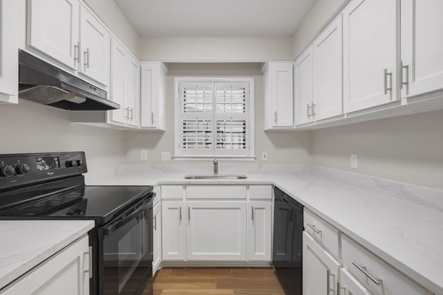 3000 Hillsboro Pike Apt 20, Nashville, TN 37215