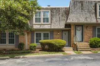 3000 Hillsboro Pike Apt 20, Nashville, TN 37215