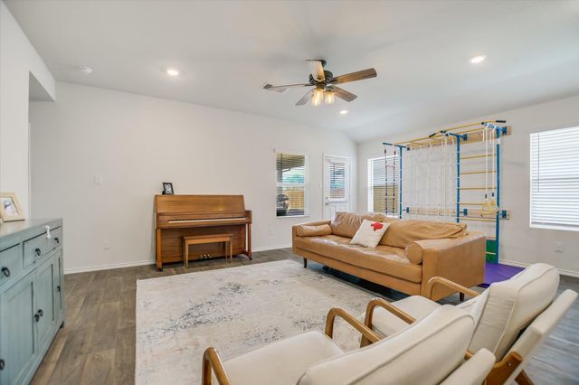 262 SICKLE LOOP, Kyle, TX 78640