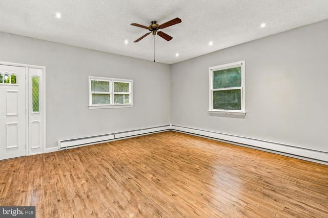 480 N MAIN ST, Clayton, NJ 08312