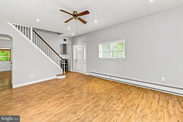 480 N MAIN ST, Clayton, NJ 08312