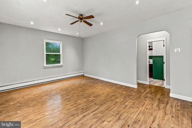 480 N MAIN ST, Clayton, NJ 08312