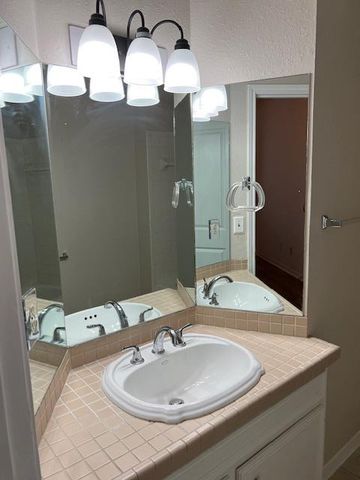 1201 Hazelton ST B, San Marcos, TX 78666