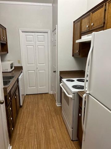 1201 Hazelton ST B, San Marcos, TX 78666