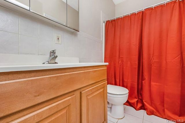 130 Francesca Way, Amityville, NY 11701