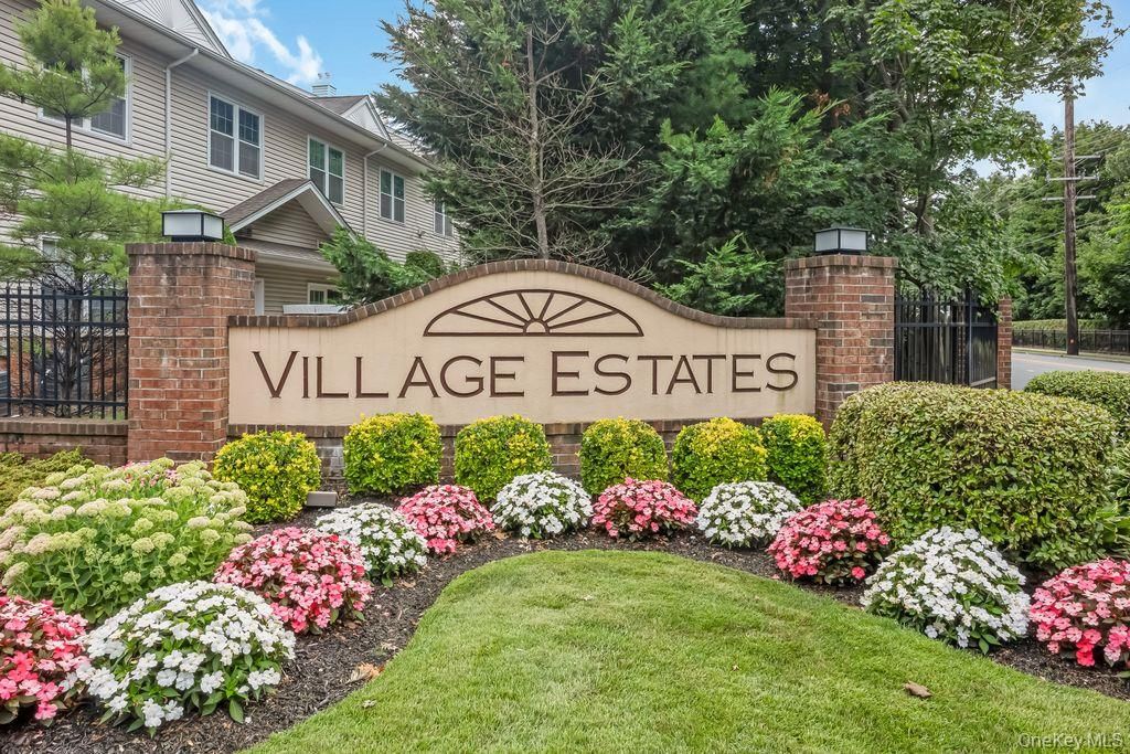 130 Francesca Way, Amityville, NY 11701