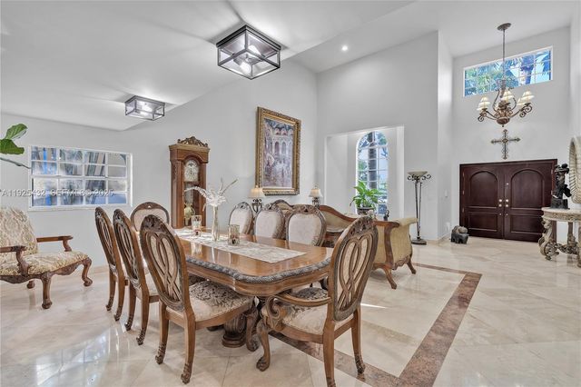 10298 NW 130th St, Hialeah Gardens, FL 33018