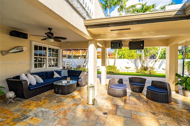 10298 NW 130th St, Hialeah Gardens, FL 33018