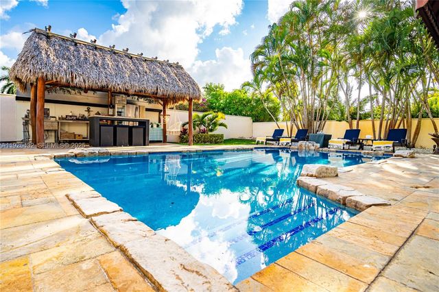 10298 NW 130th St, Hialeah Gardens, FL 33018