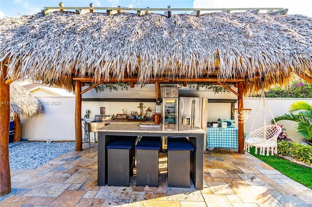 10298 NW 130th St, Hialeah Gardens, FL 33018