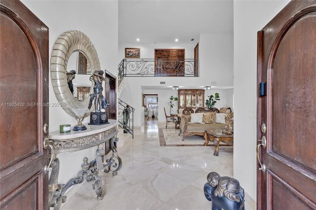 10298 NW 130th St, Hialeah Gardens, FL 33018