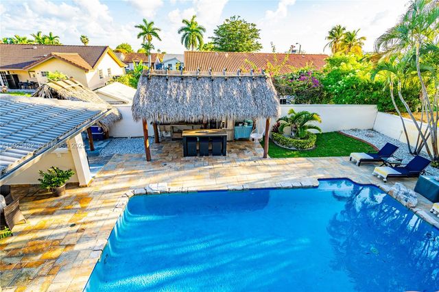 10298 NW 130th St, Hialeah Gardens, FL 33018