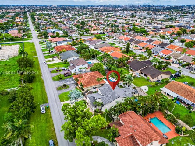 10298 NW 130th St, Hialeah Gardens, FL 33018