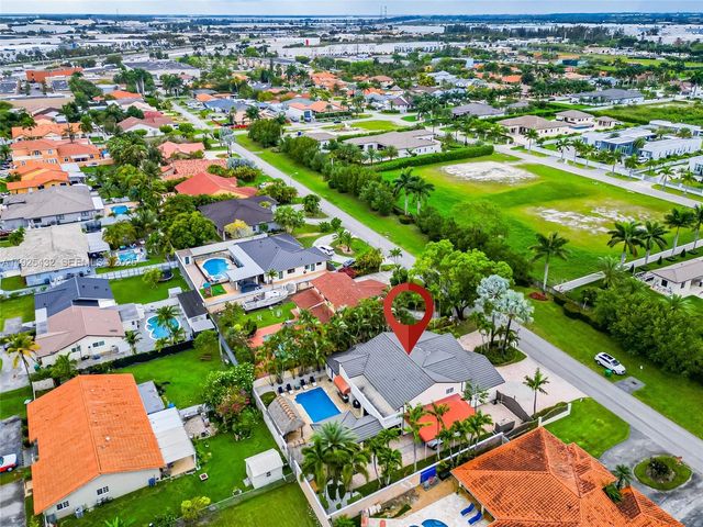 10298 NW 130th St, Hialeah Gardens, FL 33018