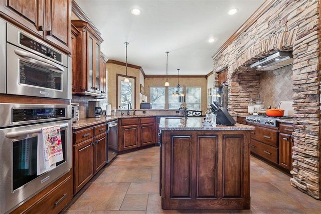 2293 Cottage Lane, Blanchard, OK 73010