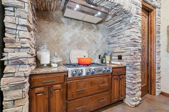 2293 Cottage Lane, Blanchard, OK 73010