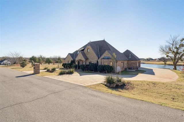 2293 Cottage Lane, Blanchard, OK 73010