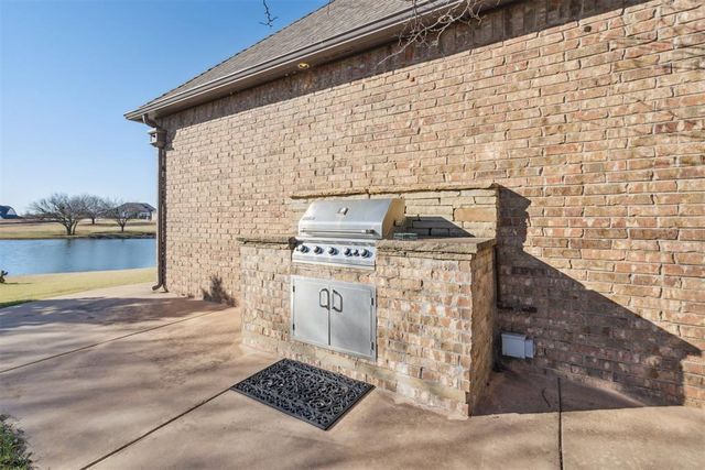 2293 Cottage Lane, Blanchard, OK 73010
