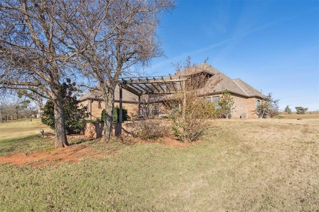 2293 Cottage Lane, Blanchard, OK 73010