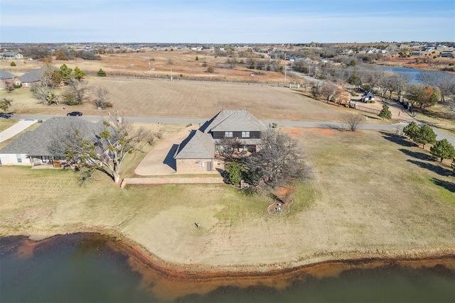 2293 Cottage Lane, Blanchard, OK 73010