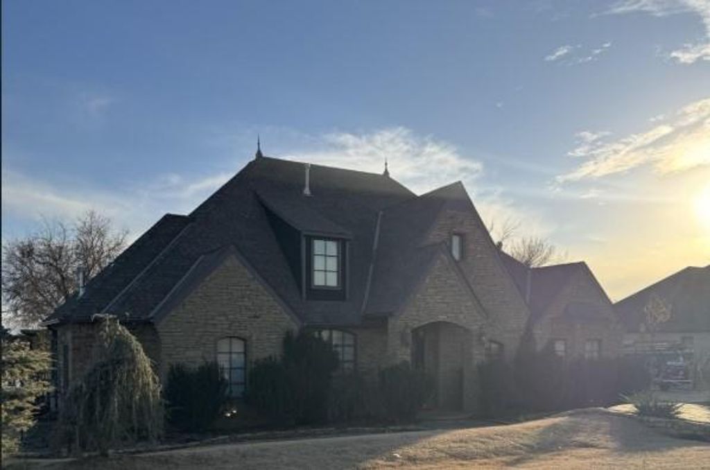 2293 Cottage Lane, Blanchard, OK 73010