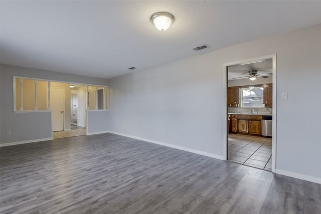 105 Stiles Drive, Midlothian, TX 76065