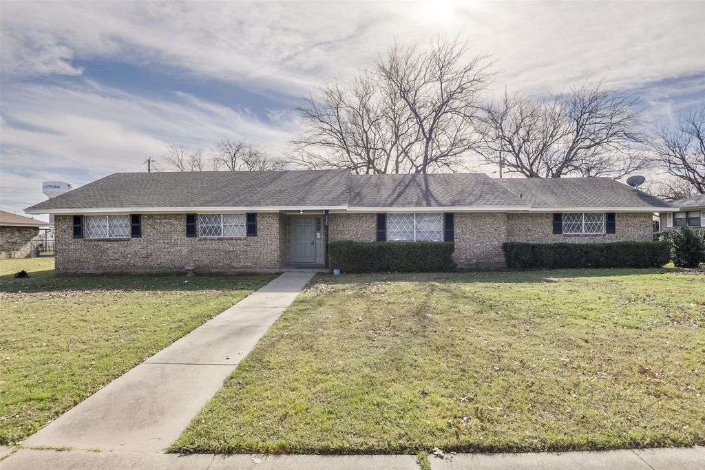 105 Stiles Drive, Midlothian, TX 76065