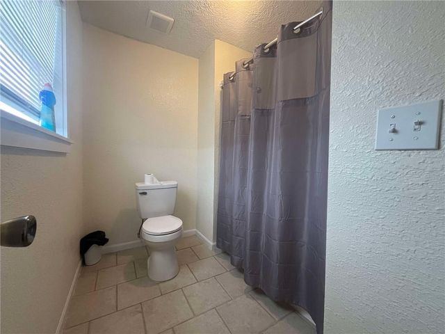 100 4343p Lane, Clinton, MO 64735