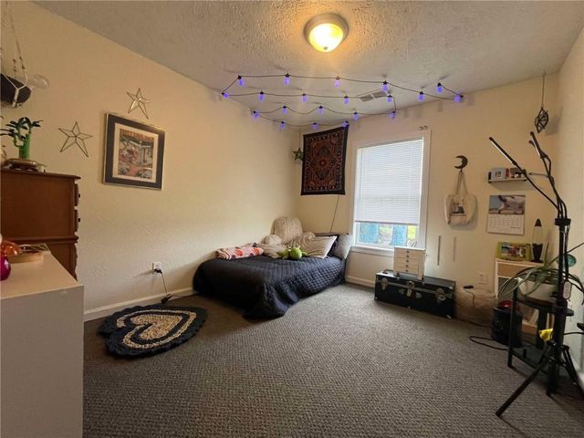 100 4343p Lane, Clinton, MO 64735