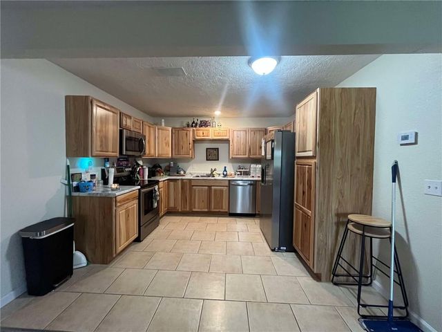 100 4343p Lane, Clinton, MO 64735