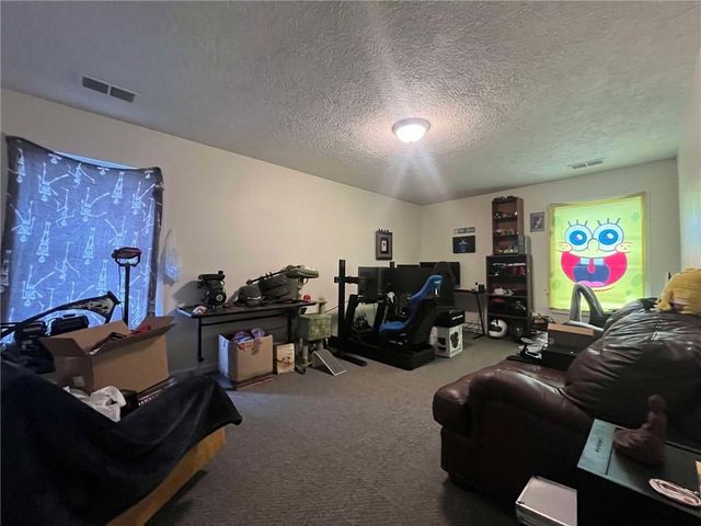 100 4343p Lane, Clinton, MO 64735