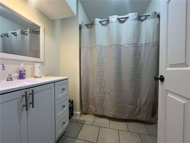 100 4343p Lane, Clinton, MO 64735