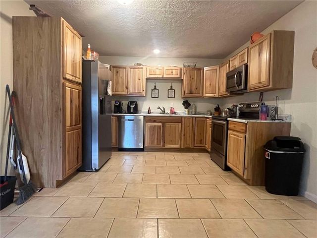 100 4343p Lane, Clinton, MO 64735