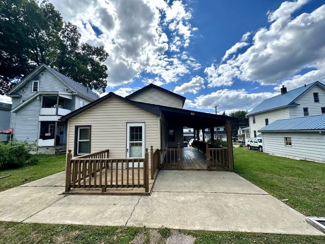 673 WASHINGTON Street, Meadville, PA 16335